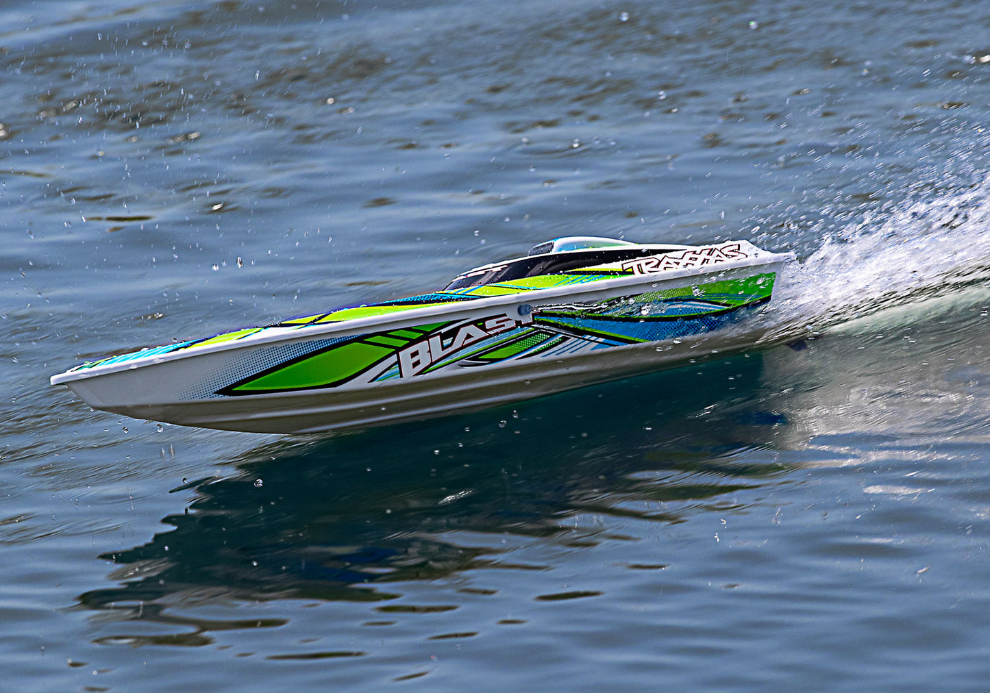 38104-8 Blast Race Boat USBC Green