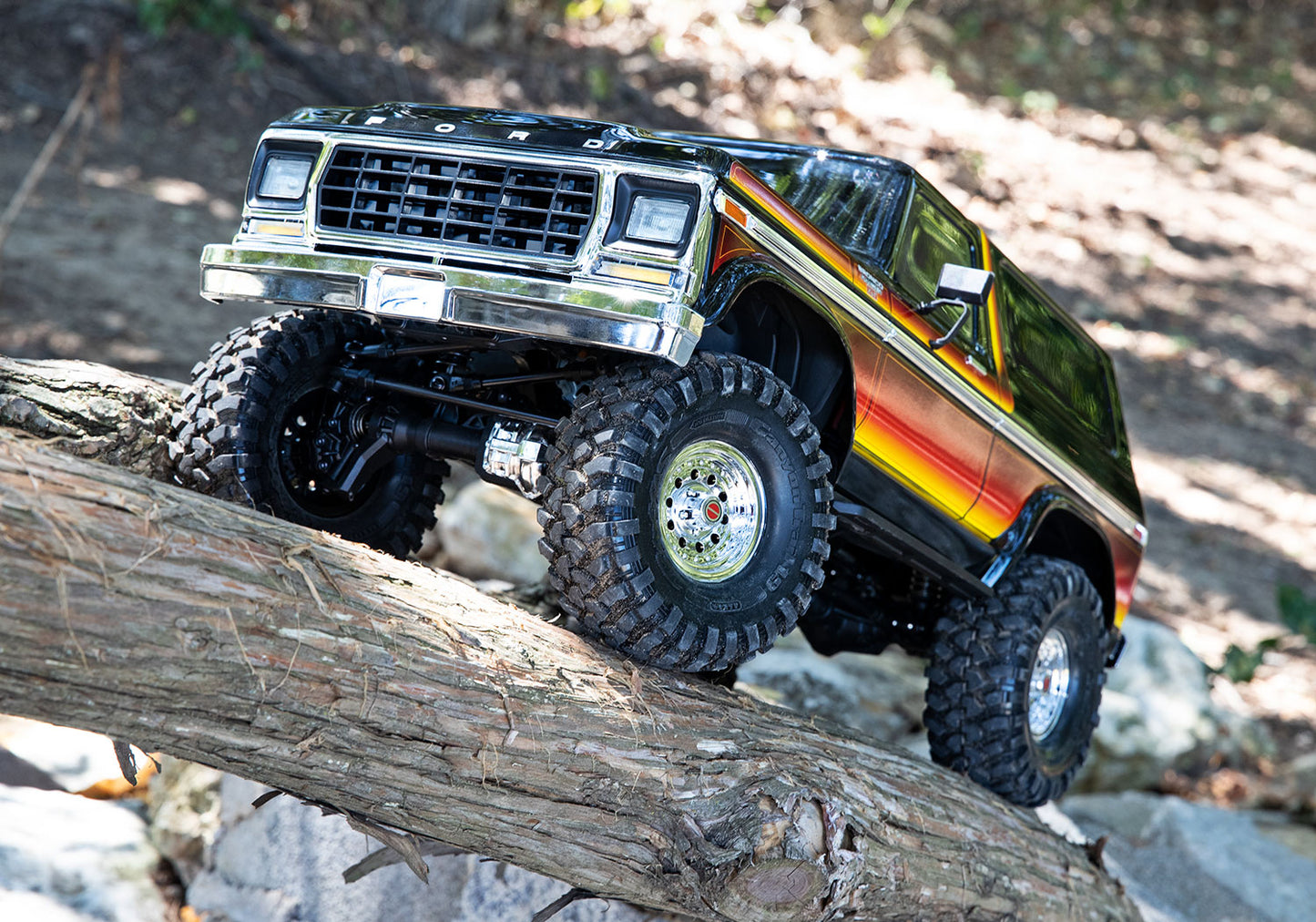 82246-4 1/10 Scale Bronco Ranger XLT Trail Crawler Clipless Body