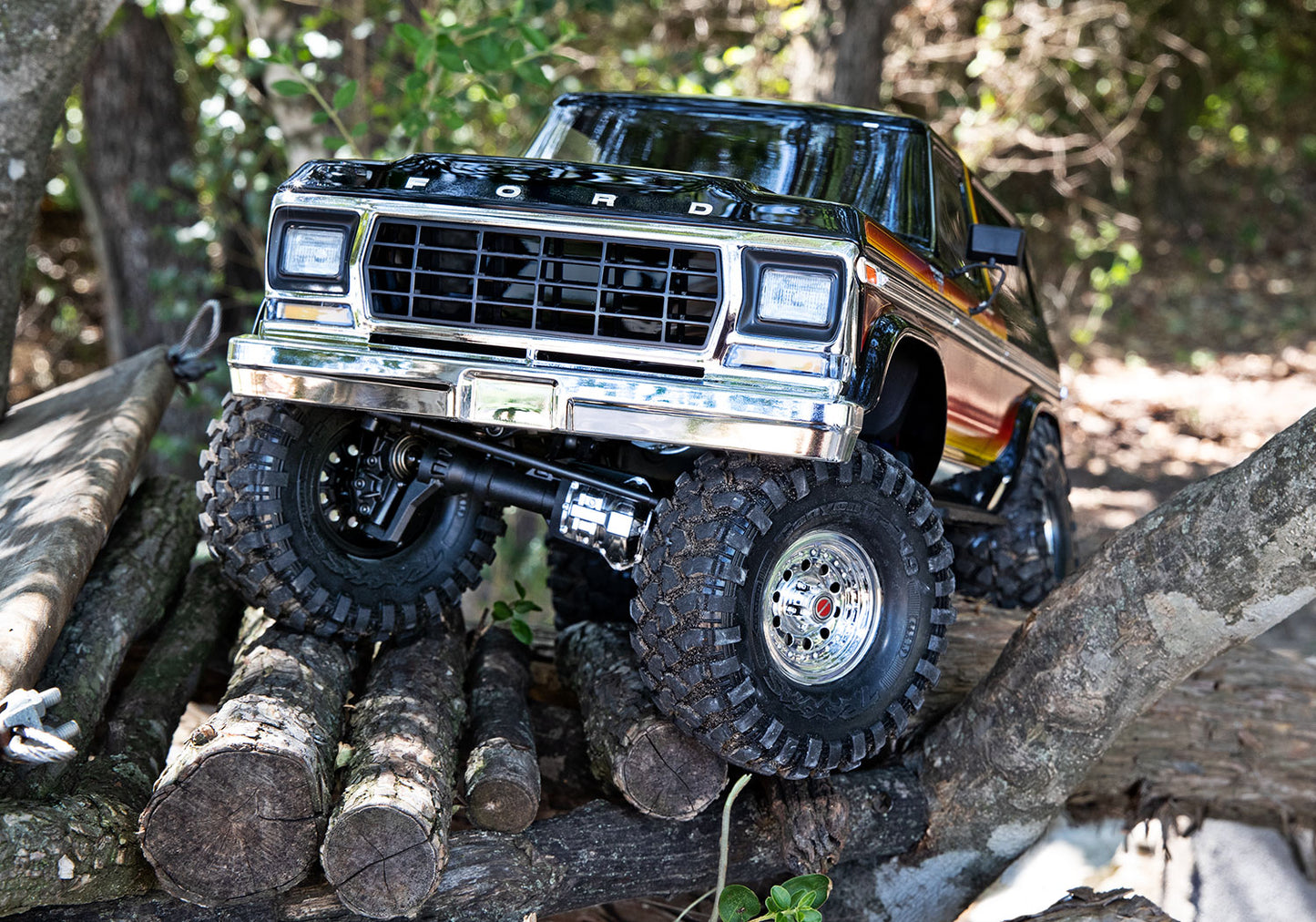 82246-4 1/10 Scale Bronco Ranger XLT Trail Crawler Clipless Body