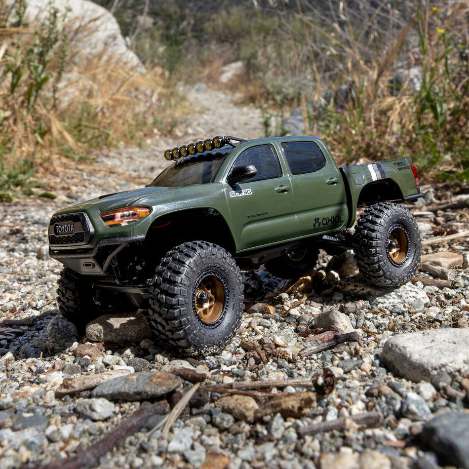 Axial AXI-3289T1 1/30 SCX30 Toyota Tacoma TRD Pro Extreme Off-Road 4X4 RTR Brushed Rock Crawler, Green