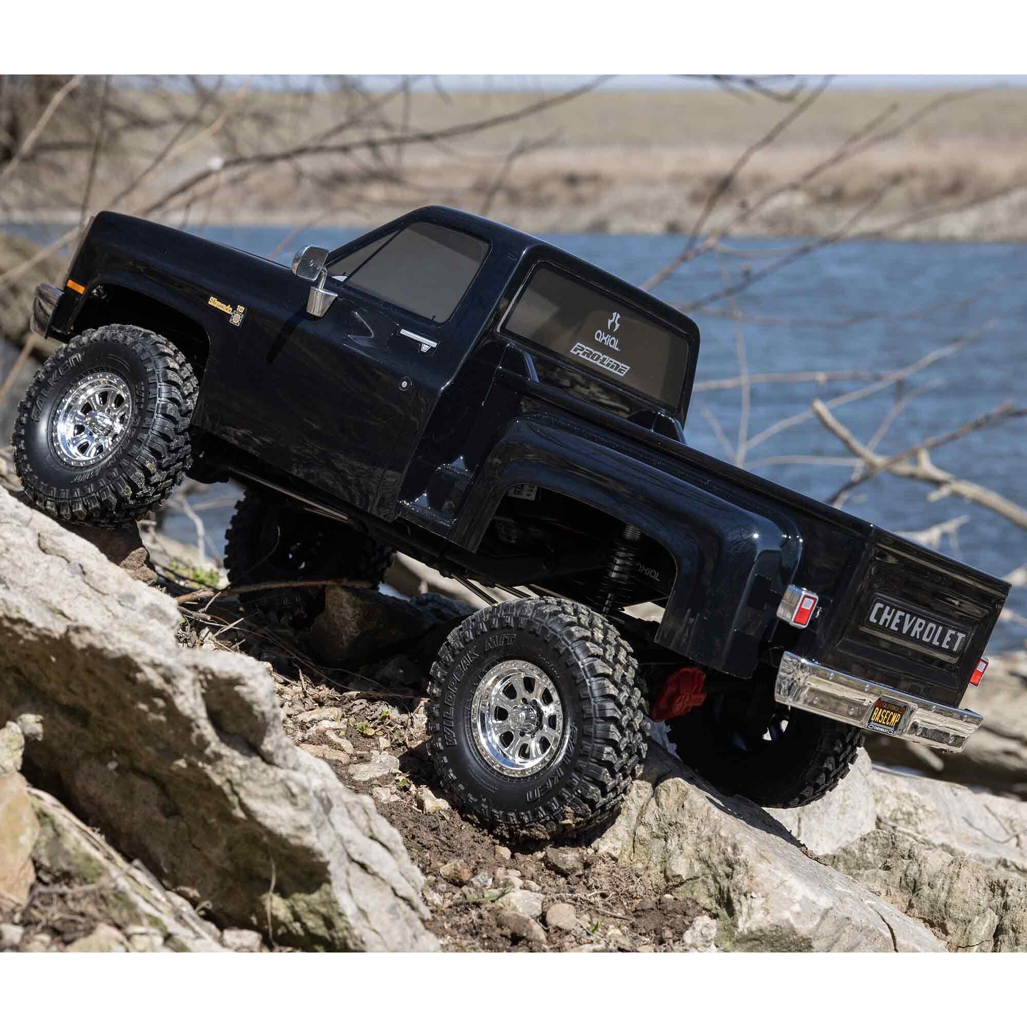 Axial 1/10 SCX10 III Base Camp 82 Chevy K10 RTR Black