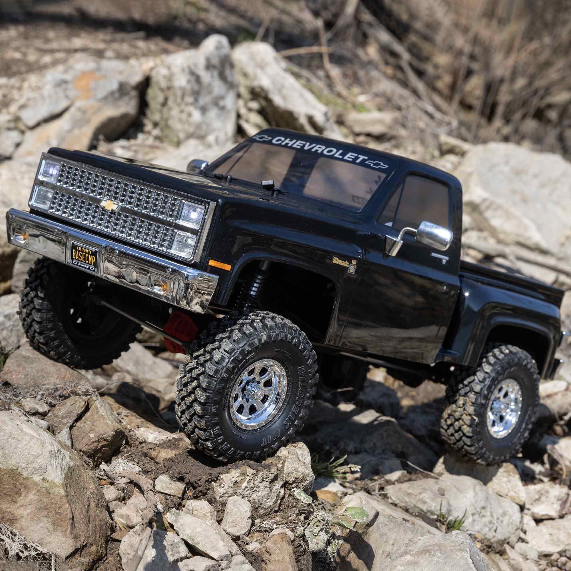 Axial 1/10 SCX10 III Base Camp 82 Chevy K10 RTR Black
