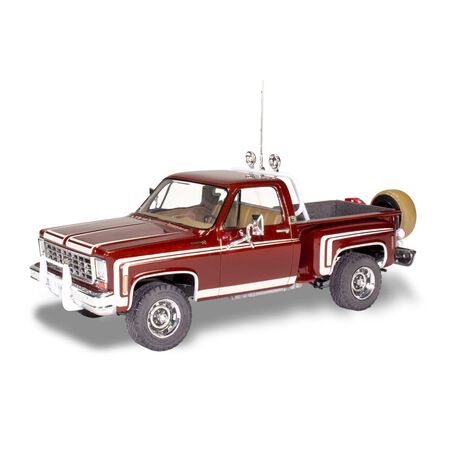 Revell 76' Chevy Sport Stepside Pickup 4x4 1/24 Model Kit